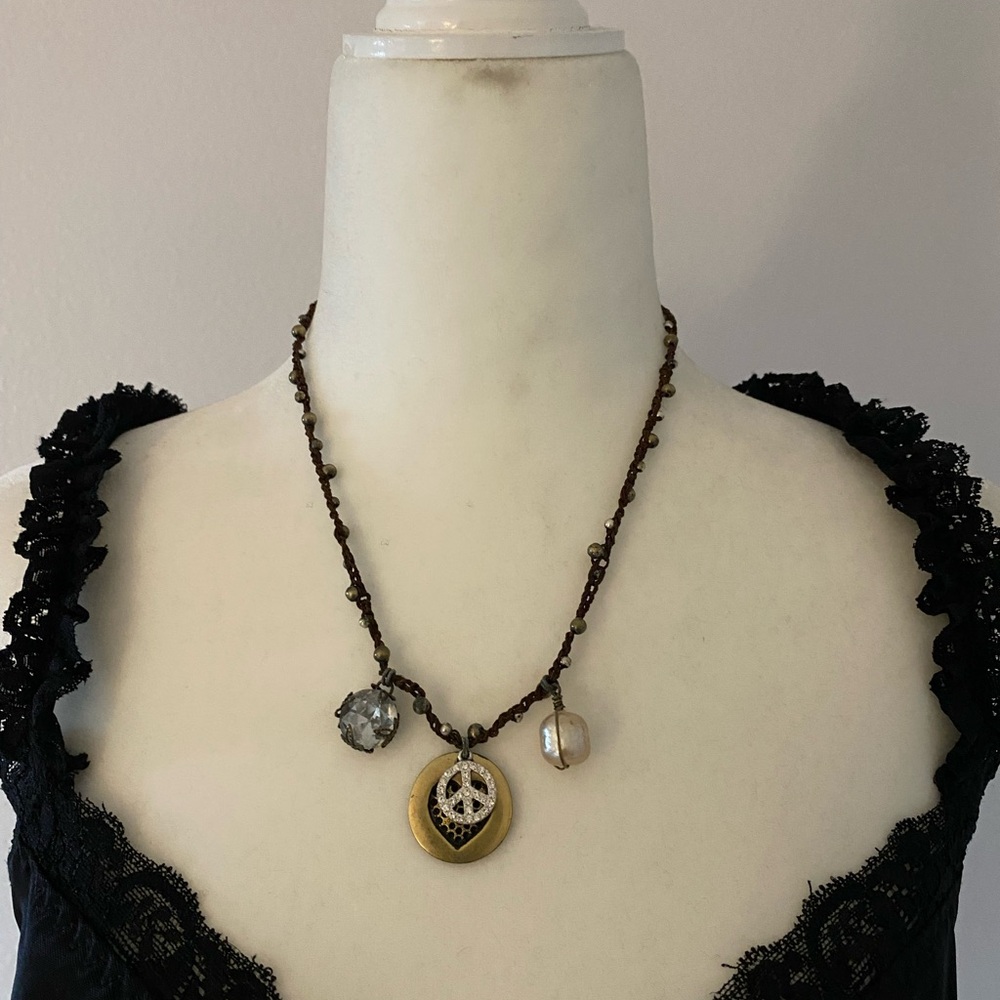 Vintage-Inspired Brown and Gold Pendant Necklace
